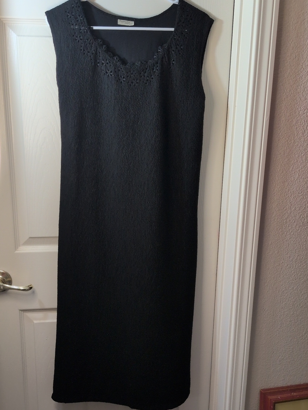Classic Black Sleeveless Midi Dress with Crochet Scoop Neck